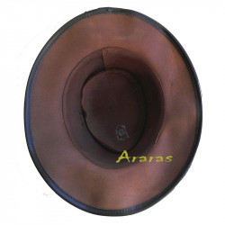 Sombrero de piel en Araras