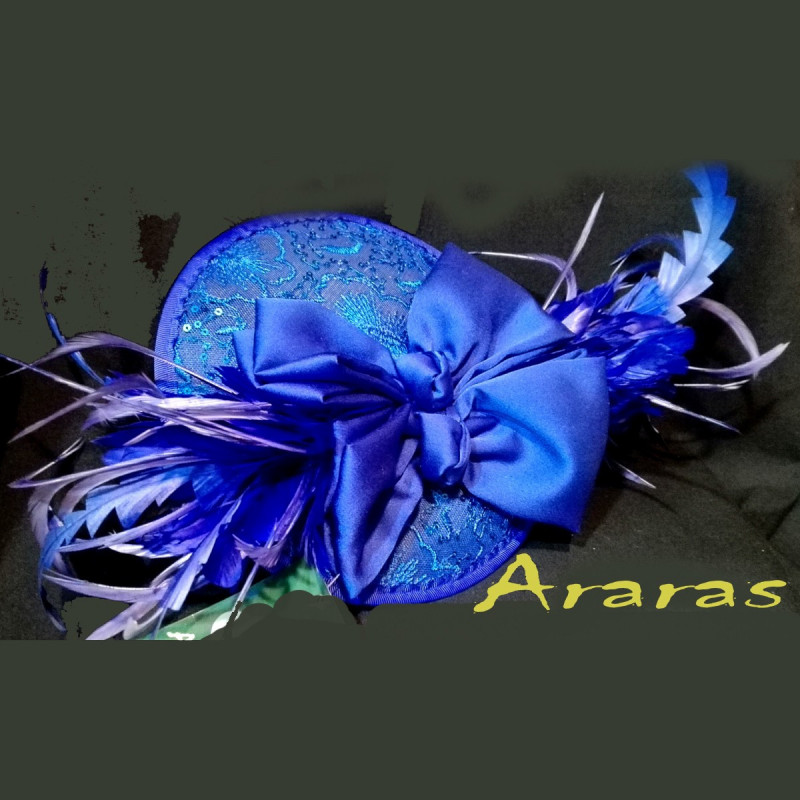 Tocado plumas y lazos azul en Araras